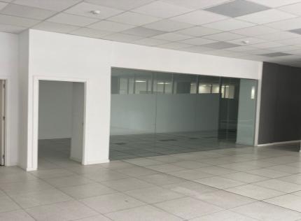 Traspaso de Oficina diáfana de 1.600 m² divisible en módulos de 800 m² · Avda. Manoteras 22 — Otros en Madrid (foto 3)