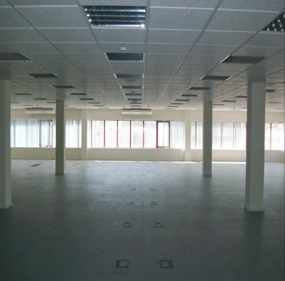 Traspaso de Edificio de 5.300 m² divisible en módulos de 800 m² en alquiler · Valportillo Segunda 7, Alcobendas — Otros en…